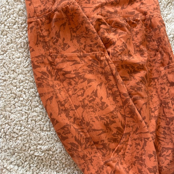 REI Orange Patterned Set - Picture 6 of 6